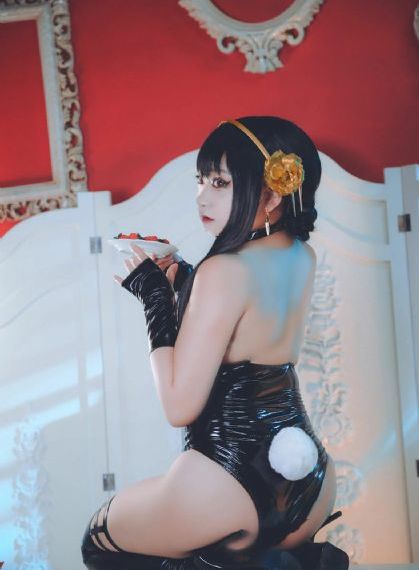 被三个男人躁一夜好爽视频