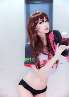 男生和女生一起靠逼